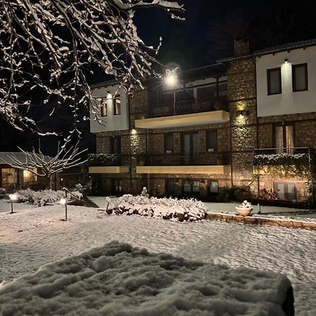Archontiko Emmanouilidi Suites Káto Loutrákion Kültér fotó