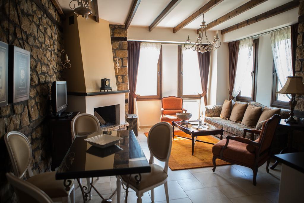 Archontiko Emmanouilidi Suites Káto Loutrákion Kültér fotó