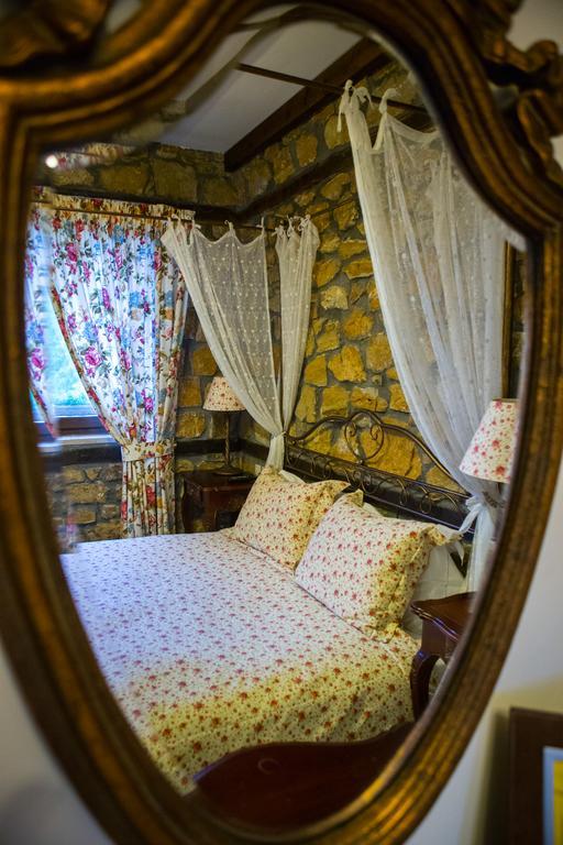 Archontiko Emmanouilidi Suites Káto Loutrákion Kültér fotó